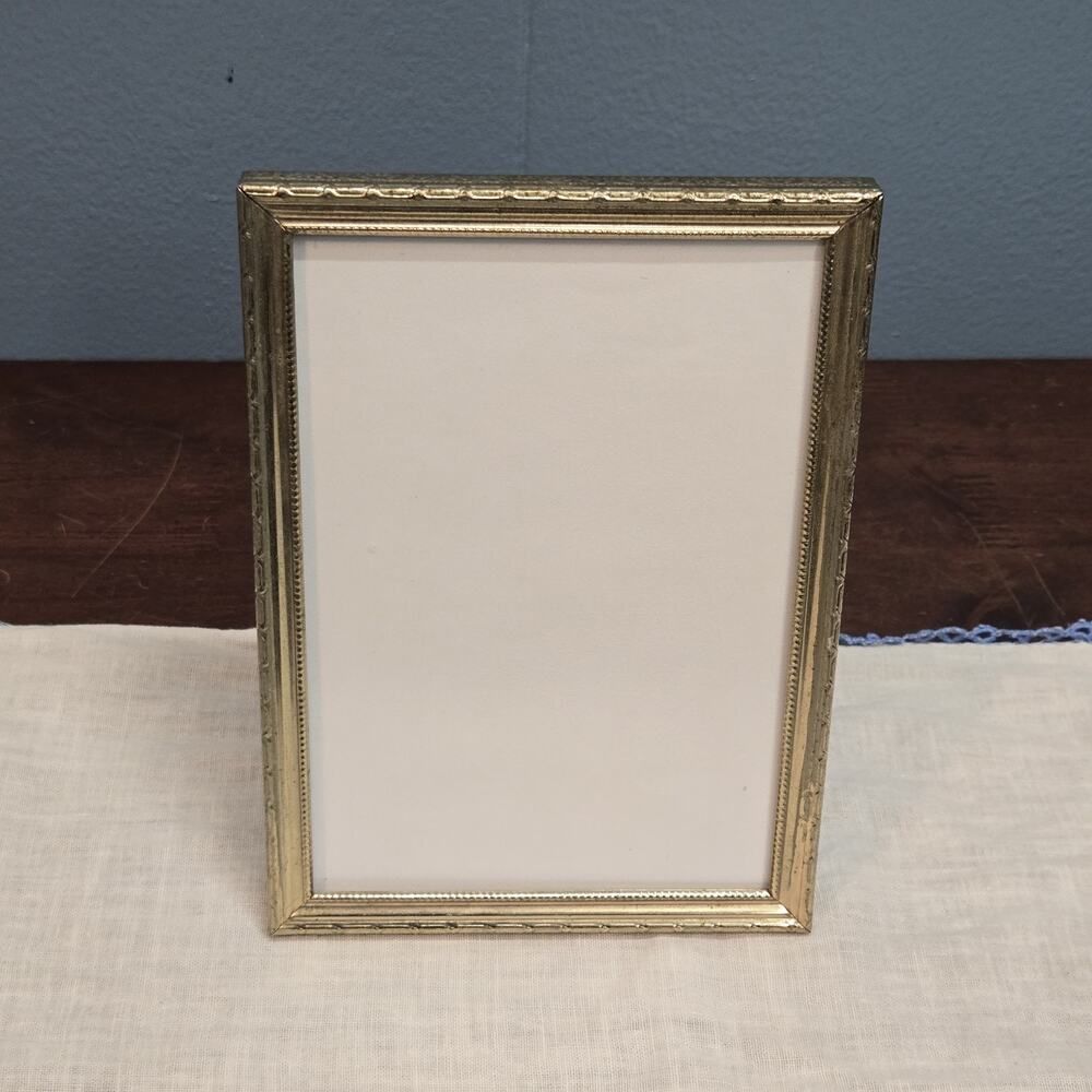 Vintage 5x7” Brass Tone Metal Picture Frame Gold